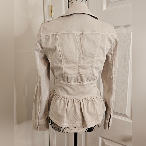 🔥New With Tags Whitehouse Black Market beige jacket size 0 - Picture 2 of 16